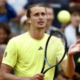 Alexander Zverev a réussi son entrée en matière à Roland-Garros. KEYSTONE/EPA/YOAN VALAT